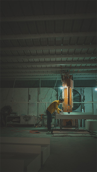 Craftsman working in the Enne Creations factory