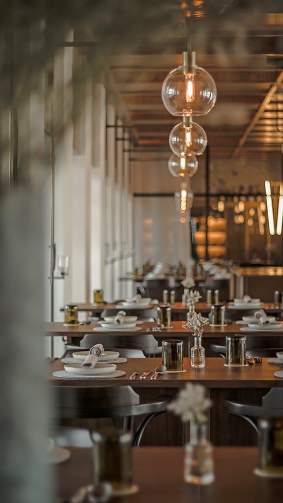 Dining room with pendant lights, Sunray build, architectural photography by Creo